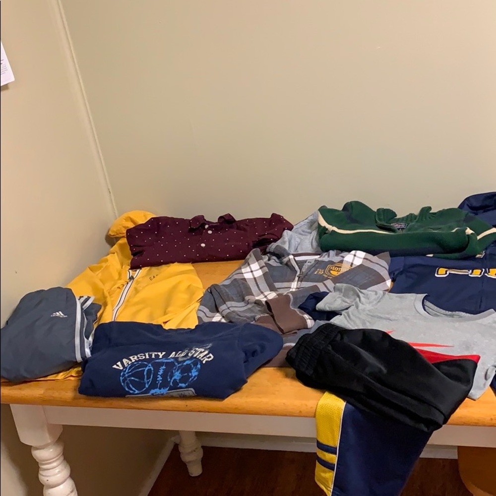 10 PCS ONLY $40!! Winter 4/5T boys lot!!